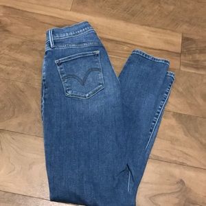 Size 4 super skinny Levi’s
